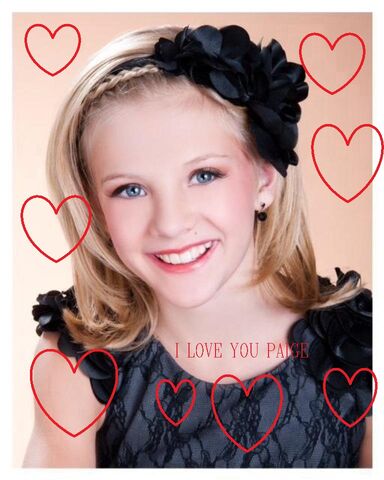 File:Paige Hyland 2.jpg