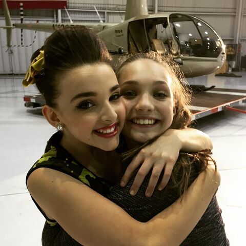 File:Kendall and Maddie and helicopter.jpg