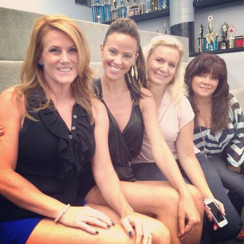 File:Season 4 Select Ensemble Moms Tami Jeanette Tracey Jodi.jpg