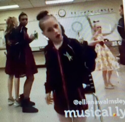 File:Group dance prep.jpg
