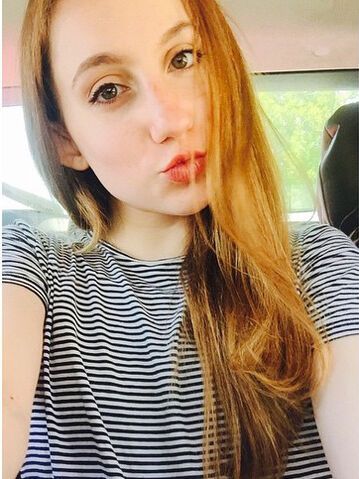 File:Chloe Smith duckface - June 2015 - crop.jpg