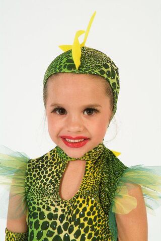File:Mackenzie photoshoots L19.jpg