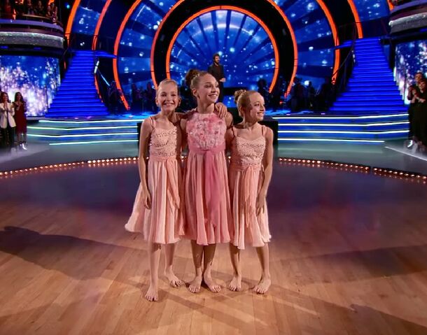 File:Brynn Maddie Jaycee - DWTS - 5May2015.jpg
