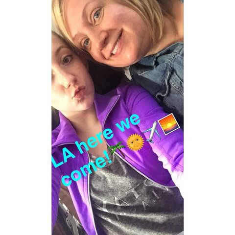 File:ChloeS and LizaS 2015-04-27.jpg