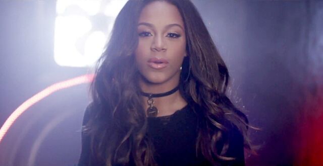 File:Nia Star-In-Your-Own-Life vidcap via foxxfeed.jpg