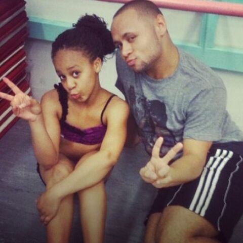 File:Nia with James Washington.jpg