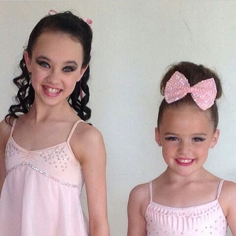 File:ChloeJnr and Tayluer 2014-11-09.jpg