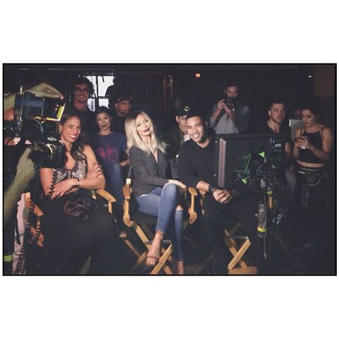 File:Holly with AubreyODay and mikeyminden 4Feb2015.jpg