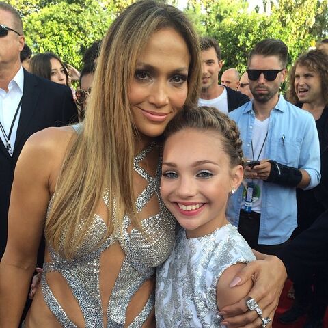 File:Jennifer Lopez with Maddie 2014 VMA.jpg