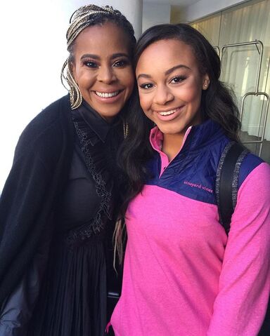 File:720 Laurieann and Nia.jpg