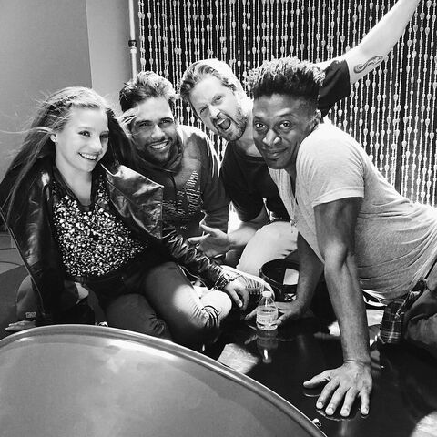 File:Mackenzie - behind scenes for music video shoot - via metcalfmunkey - 2015-05-04.jpg