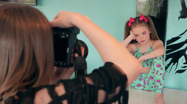 File:Dance Mums 207 Chloe.png
