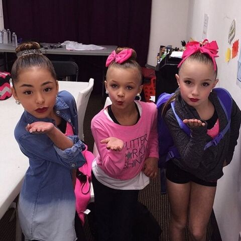 File:Areana, Peyton and Alexus.jpg