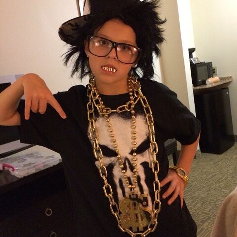 File:JoJo Halloween during Season 5.jpg