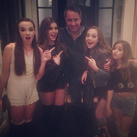 File:Kalani and girls 2015-02-07.jpg