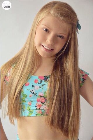 File:Phoebe Harvey 1.jpg