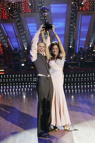 File:Brooke-derek-trophy.jpg