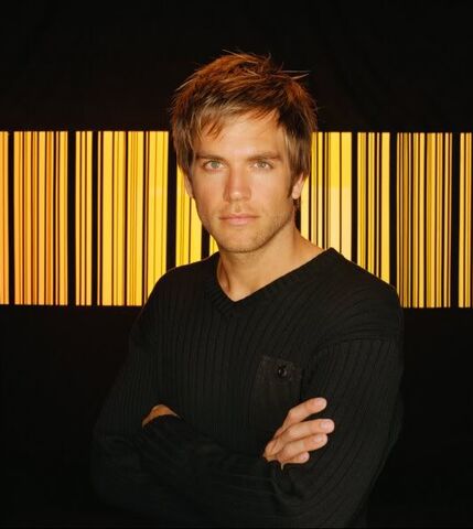 File:LOgan cale.jpg