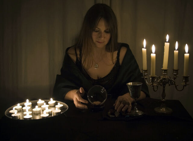 File:Fortune Teller Woman.jpg