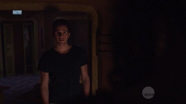 File:S01e01 424.jpg