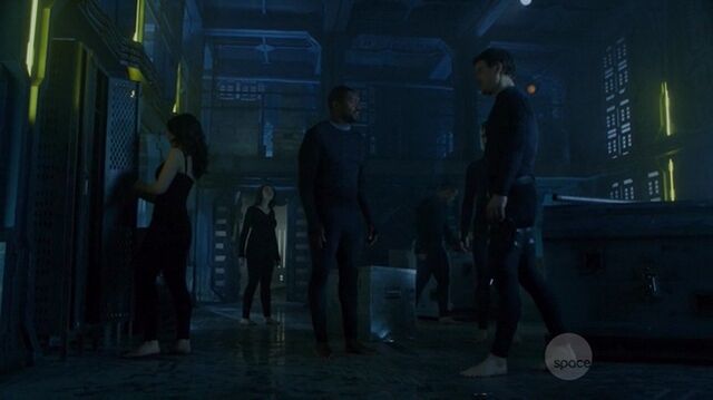 File:S01e01 77.jpg