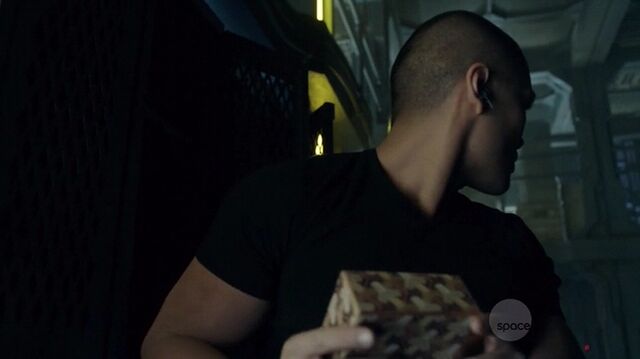 File:S01e01 300.jpg