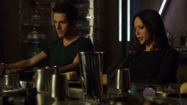 File:S01e01 567.jpg