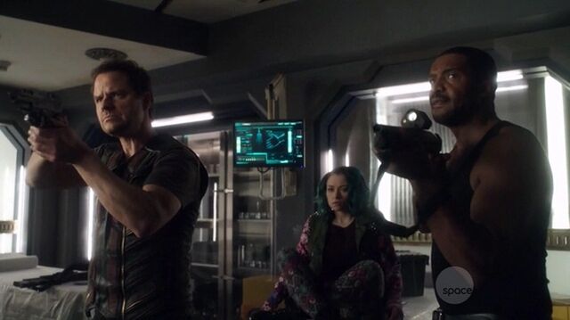 File:S01e01 223.jpg