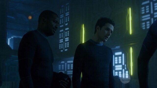 File:S01e01 92.jpg