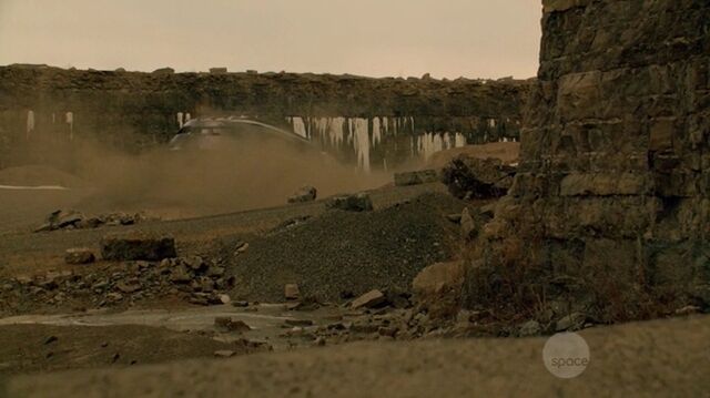 File:S01e01 452.jpg