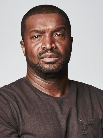 Fichier:Roger cross.jpg
