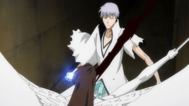 File:Aizen slashes Gin.jpg