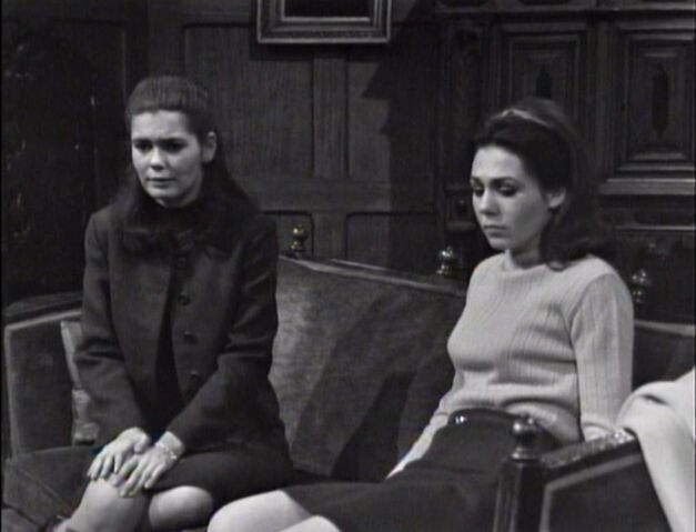 File:VictoriaMaggieEpisode101.jpg