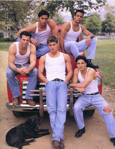File:Days-Of-Our-Lives-Promo-Pic-s-jensen-ackles-1279050-450-566.jpg