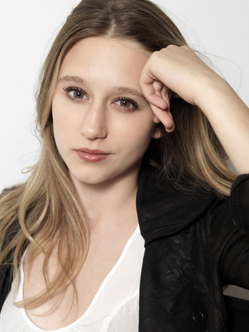File:Taissa Farmiga.png