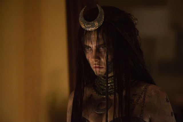 File:The Enchantress staring.png