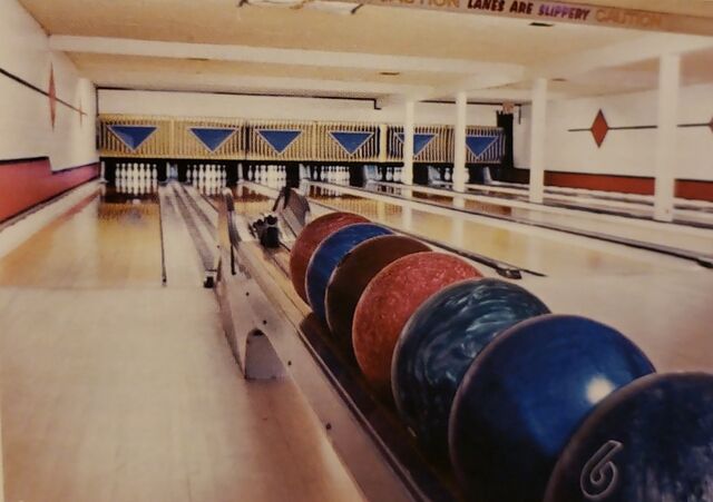 File:Kenmore Bowling Alley.jpg