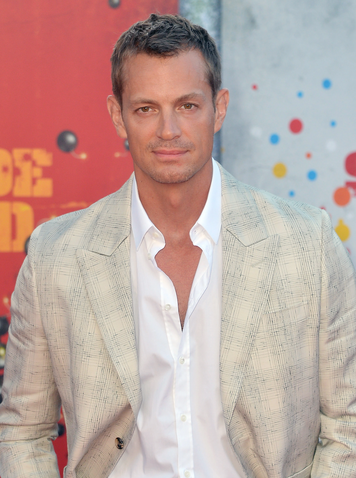 Archivo:Joel Kinnaman.png