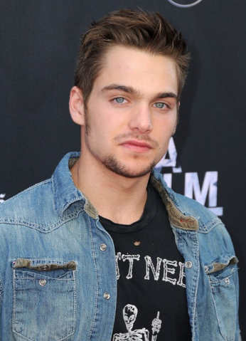 Archivo:Dylan Sprayberry.png