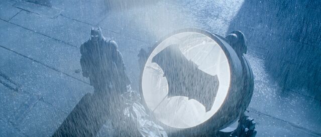 File:BvS Batman and Batsignal.jpg