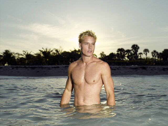 File:Aquaman Promo.jpg