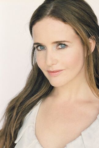 File:Siobhan Flynn.jpg