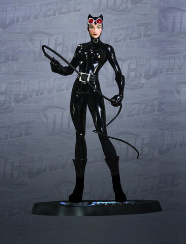 File:StatueCatwoman.jpg