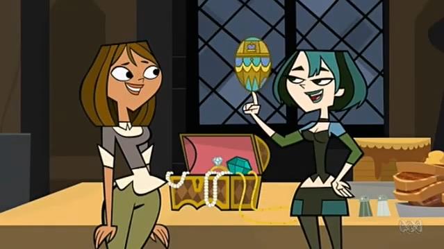 File:Courtney-gwen 03.jpg