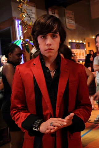 File:Eli suit.jpg