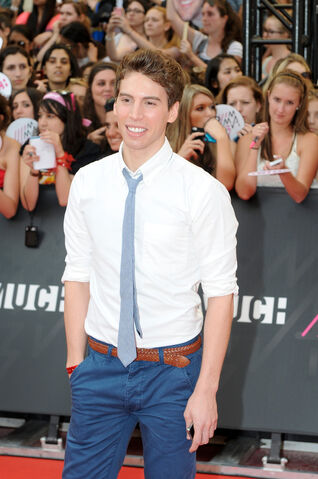 File:Jordan+Gavaris+Stars+MuchMusic+Video+Awards+bLYZABCW8owx.jpg