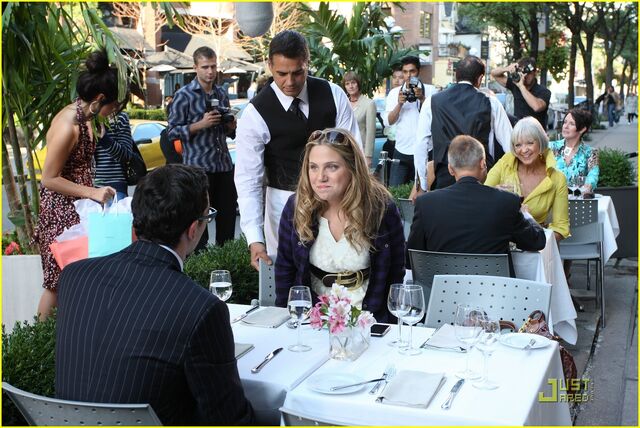 File:Lauren-collins-degrassi-goes-hollywood-15.jpg