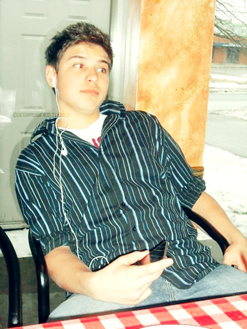 File:Tumblr ld5iipj3fz1qeegx8o1 500.png