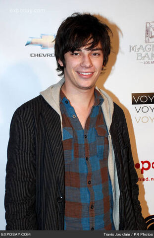File:Devon-bostick-8th-young-hollywood-holiday-0r0LOv.jpg