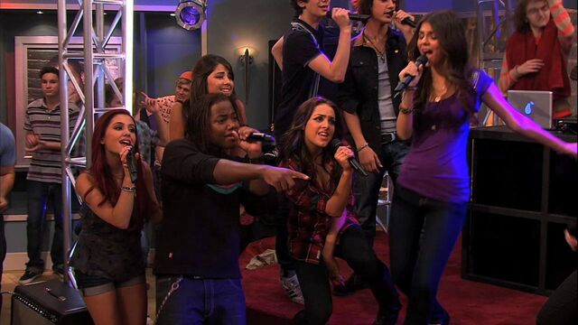 File:ICarly-4x10-iParty-with-Victorious-ariana-grande-23005674-1280-720.jpg
